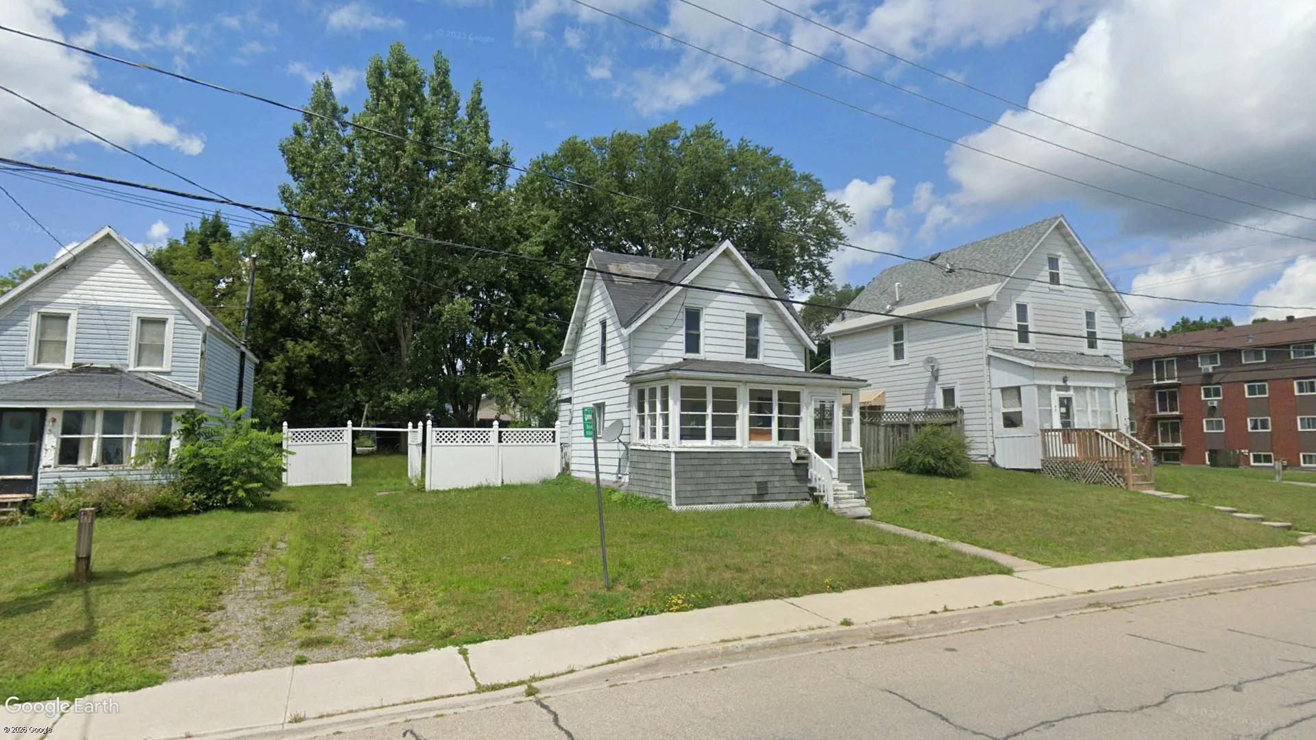 40 FRONT AVE. E, BROCKVILLE