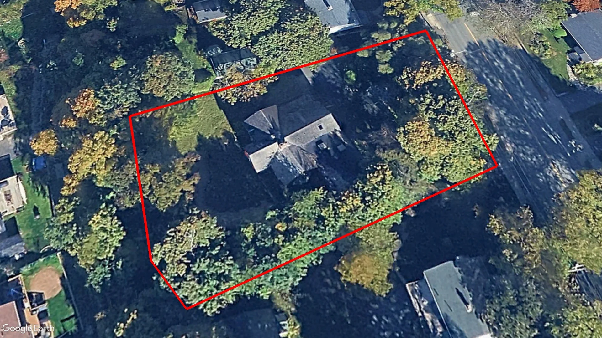 144 Pleasant St Dartmouth - Dwellings